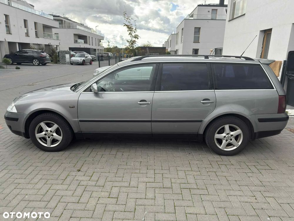 Volkswagen Passat 1.9 TDI Basis - 2