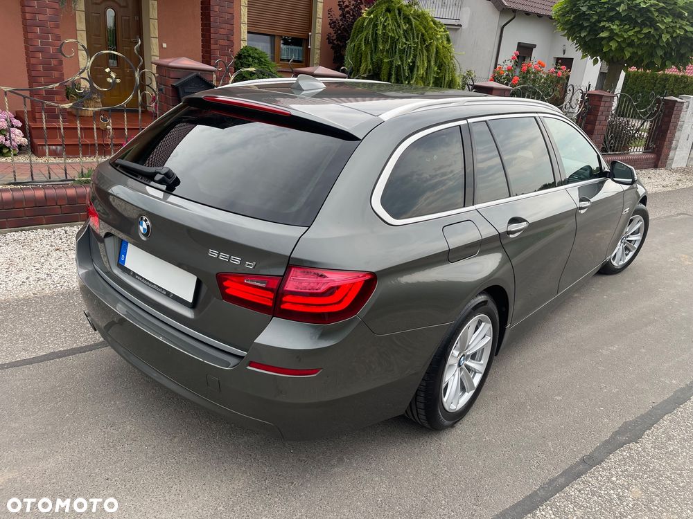 BMW Seria 5 525d Sport-Aut Modern Line - 16