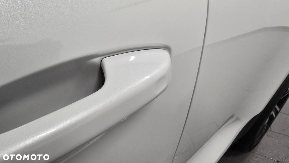 Volvo XC 40 B3 B DKG Ultra Black Edition - 13