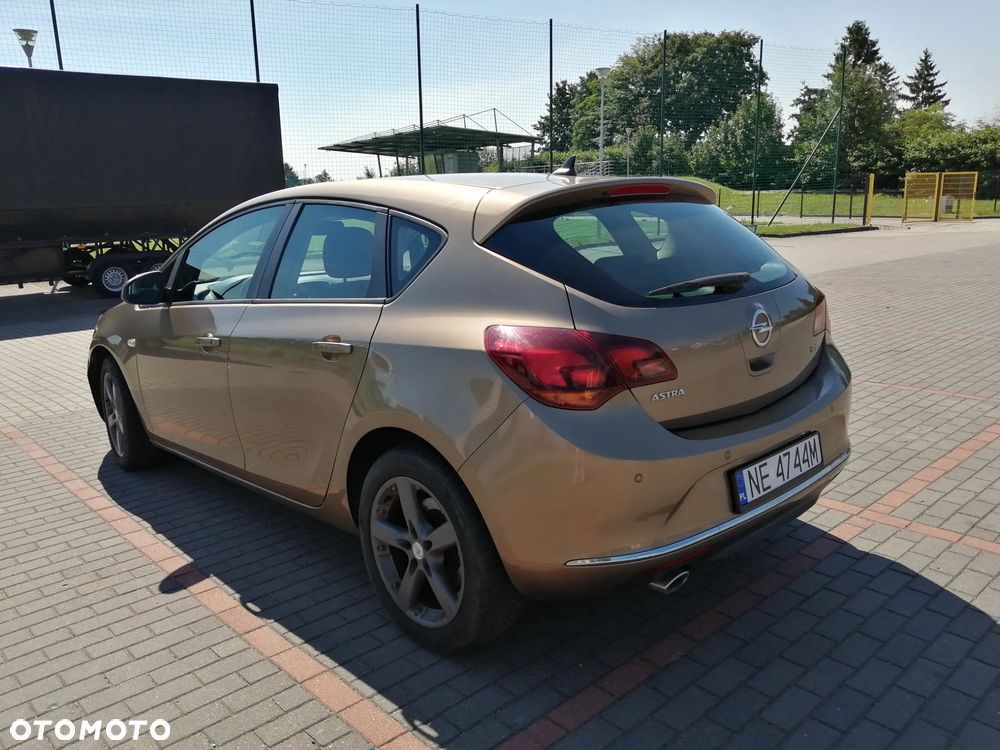 Opel Astra 2.0 CDTI Exklusiv - 7