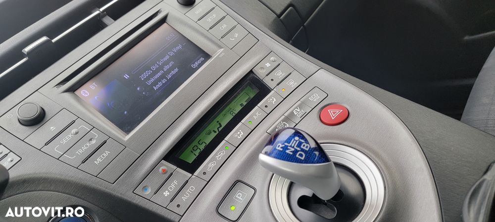 Toyota Prius ver--hybrid-life - 16