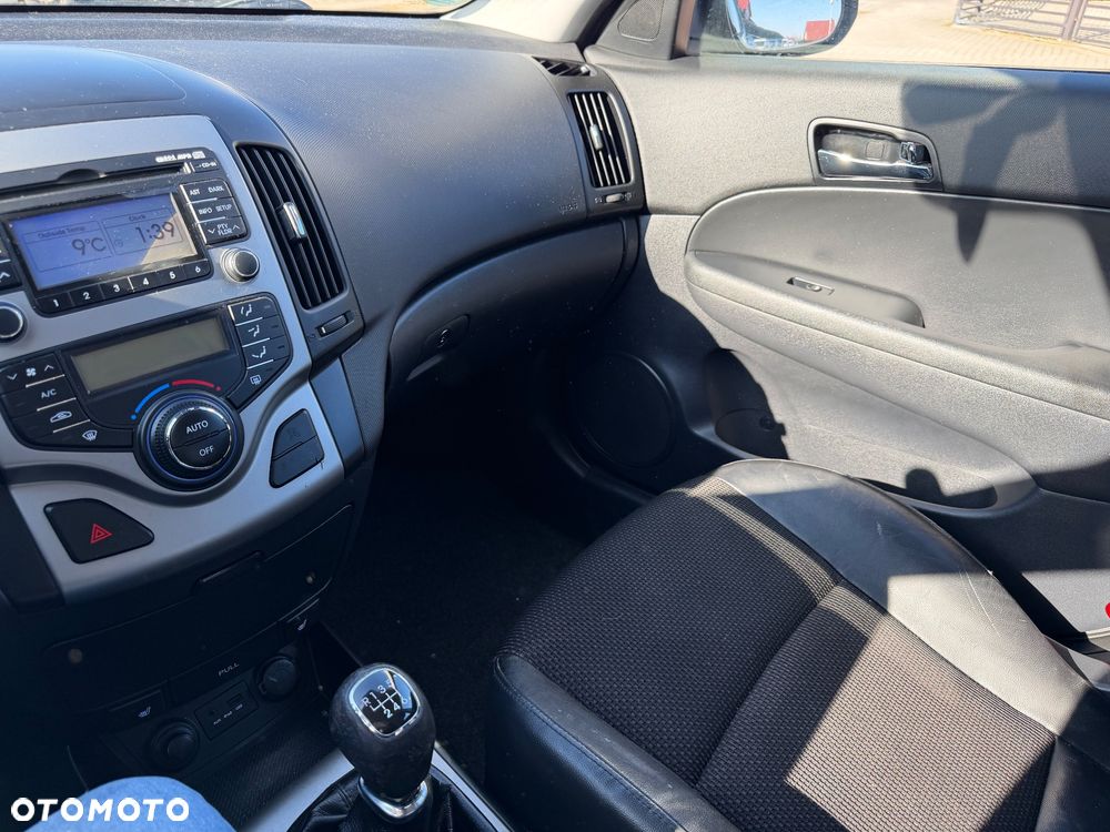 Hyundai i30 i30cw 1.6 CRDi Fifa World Cup Edition - 20