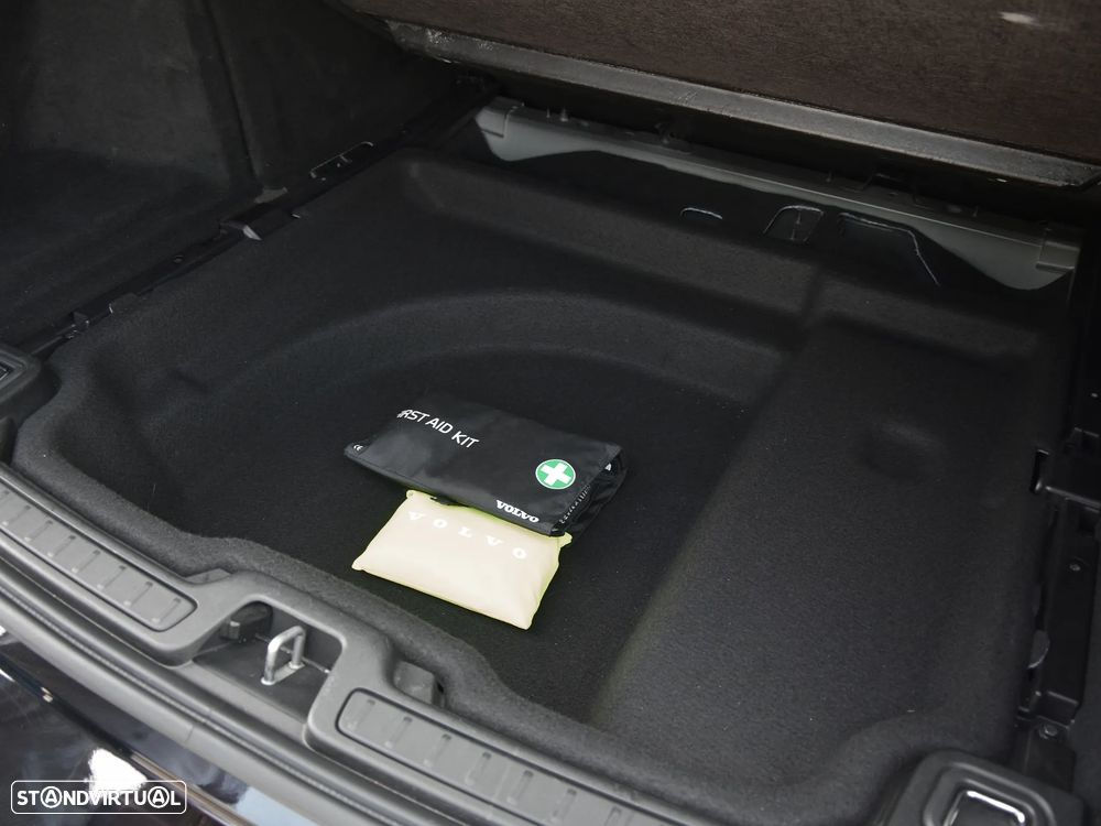 Volvo V60 2.0 D3 - 19