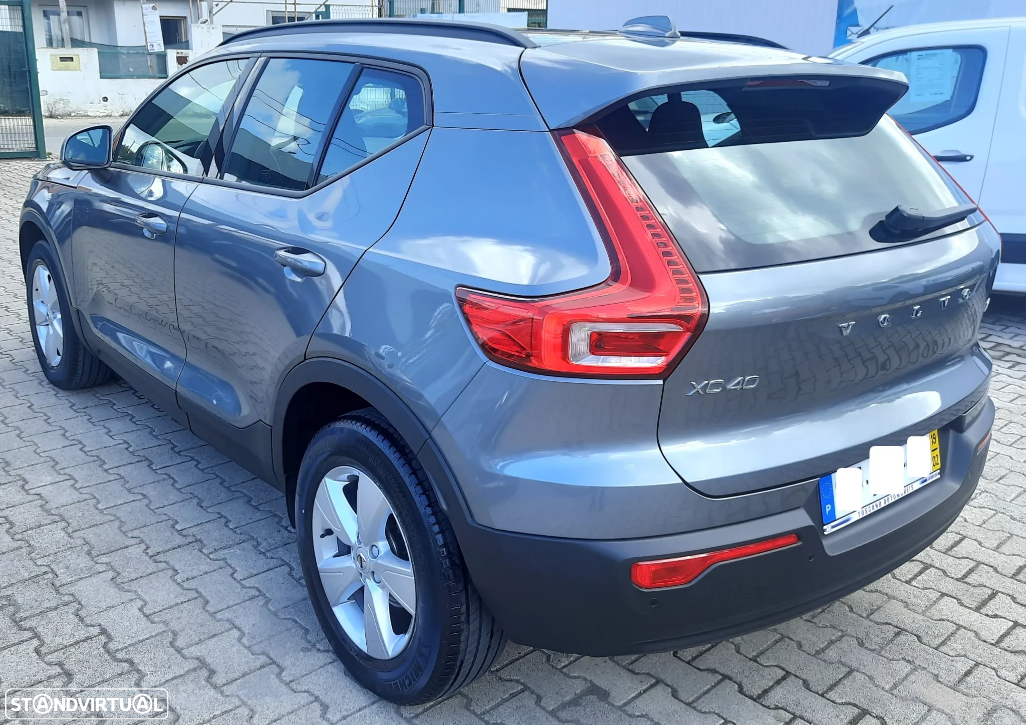Volvo XC 40 1.5 T3 Tech Edition - 3