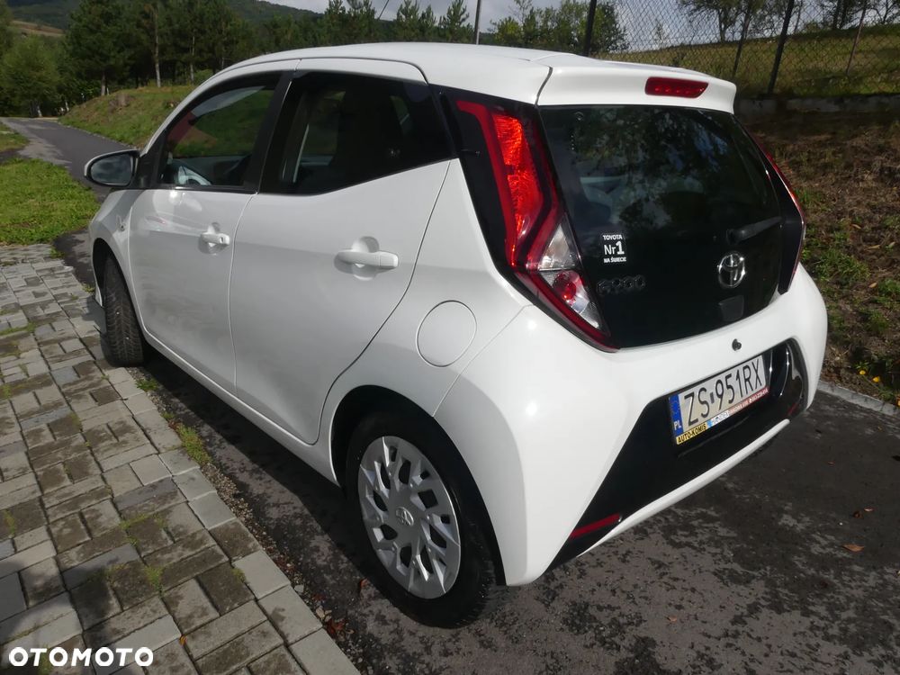 Toyota Aygo x-play - 4