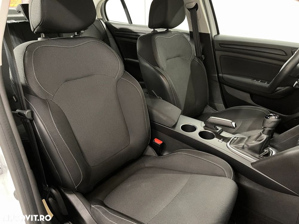 Renault Megane TCe 140 GPF Equilibre - 10