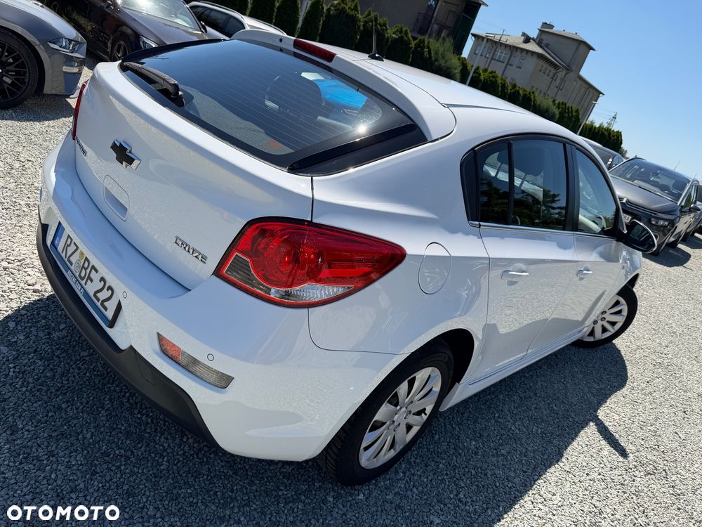 Chevrolet Cruze 1.6 LT - 23