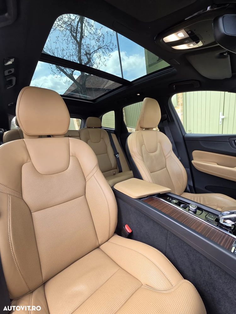 Volvo XC 60 B4 MHEV AT AWD Plus Dark - 6