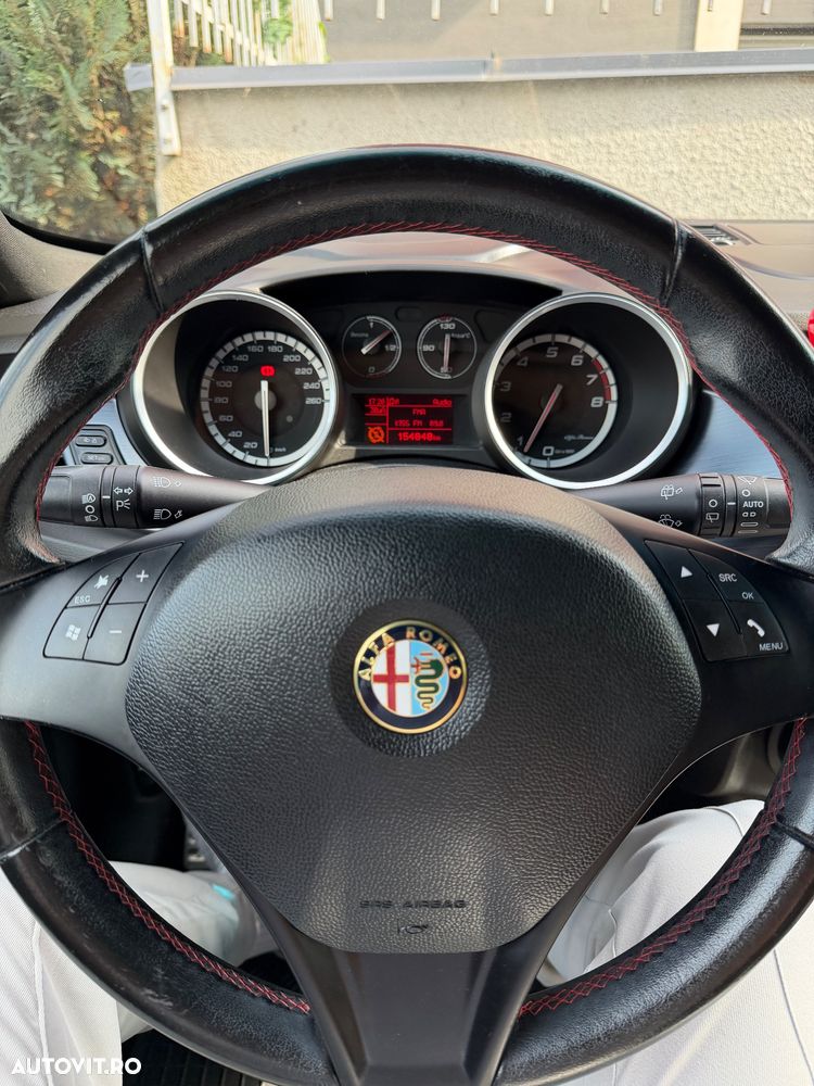 Alfa Romeo Giulietta 1.4 T-Jet Distinctive - 5