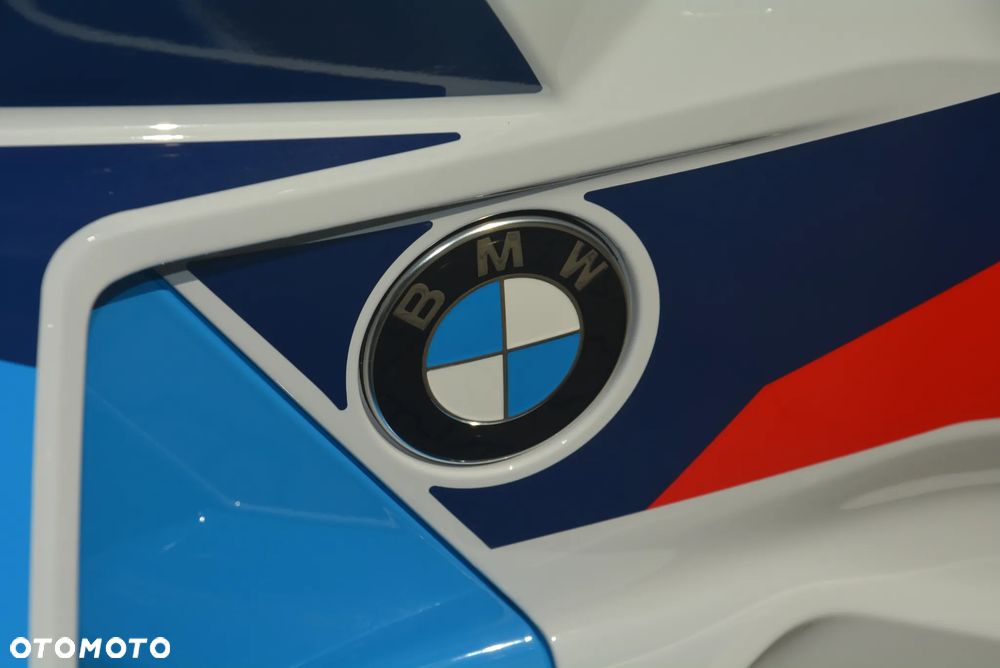 BMW S - 13