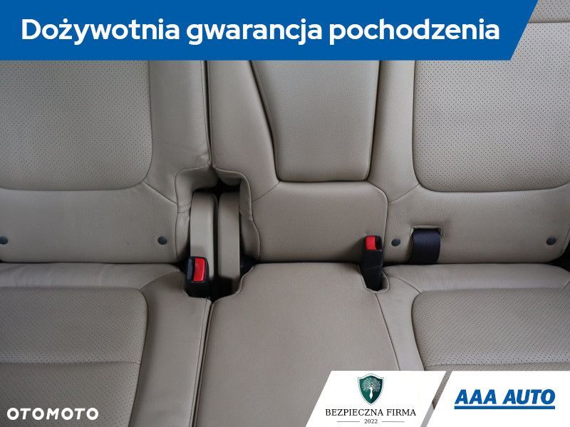 Mitsubishi Outlander - 12