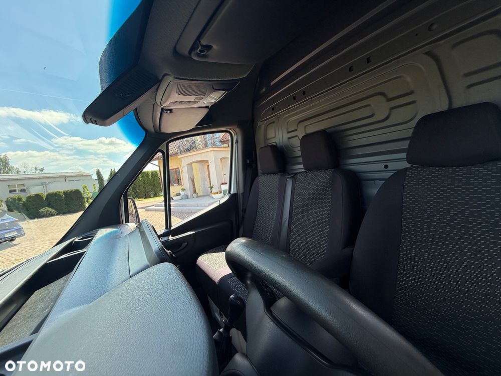 Mercedes-Benz Sprinter - 15