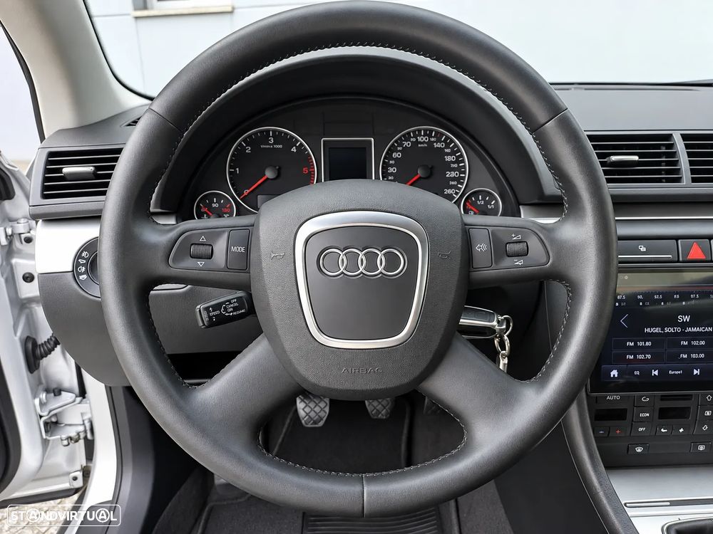 Audi A4 2.0 TDI S-line - 23