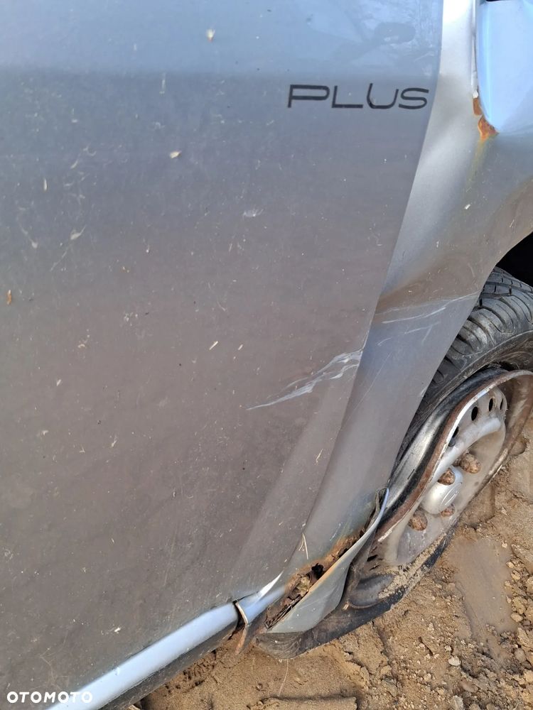 Daihatsu cuore 03 drzwi prawy przod E28 - 4