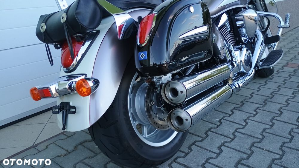 Suzuki Intruder - 34