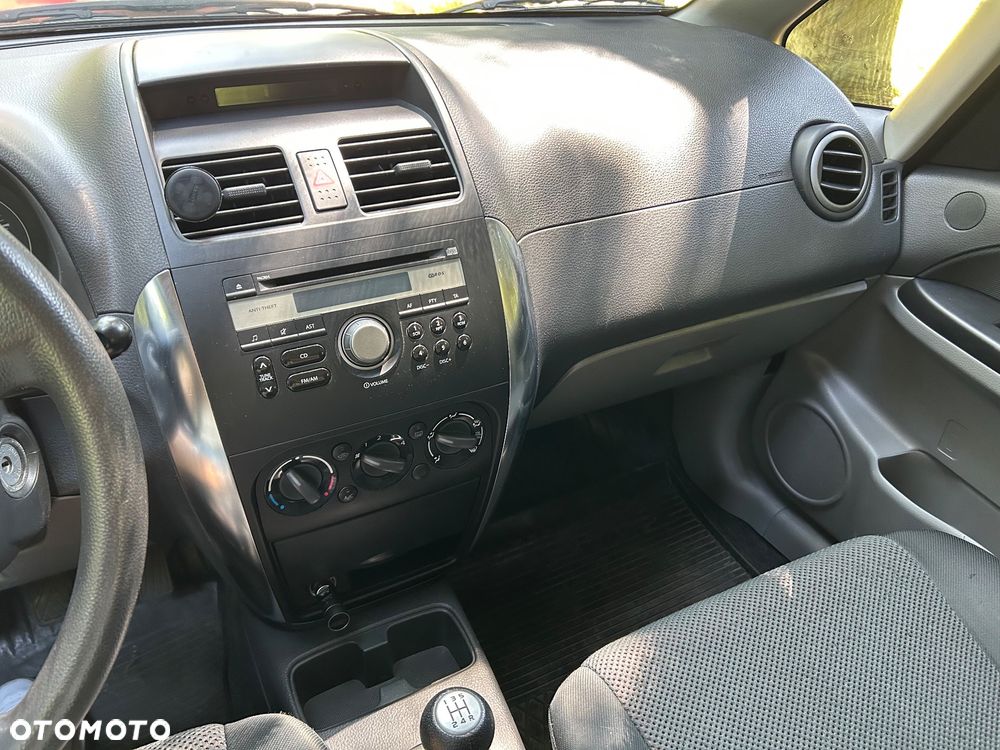 Suzuki SX4 1.6 GLX / Comfort - 17