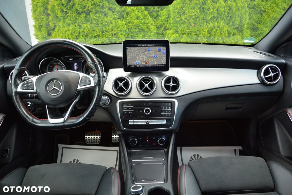 Mercedes-Benz CLA 180 7G-DCT AMG Line - 21