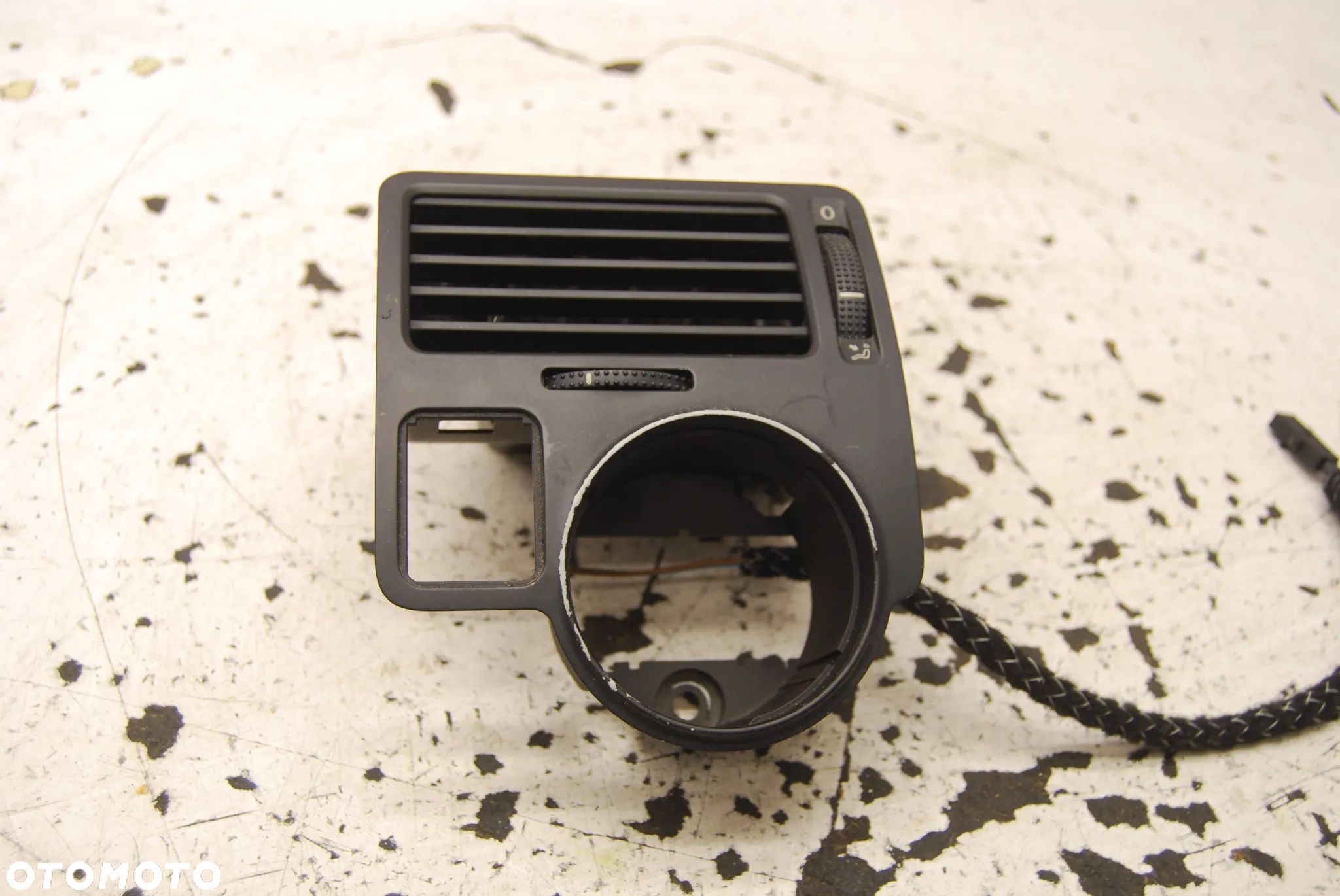 KRATKA NAWIEWU LEWA 1J1819703D VW BORA GOLF IV - 1
