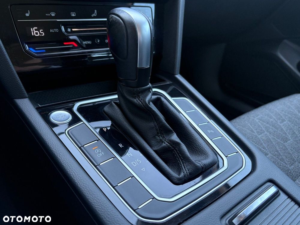 Volkswagen Passat - 28