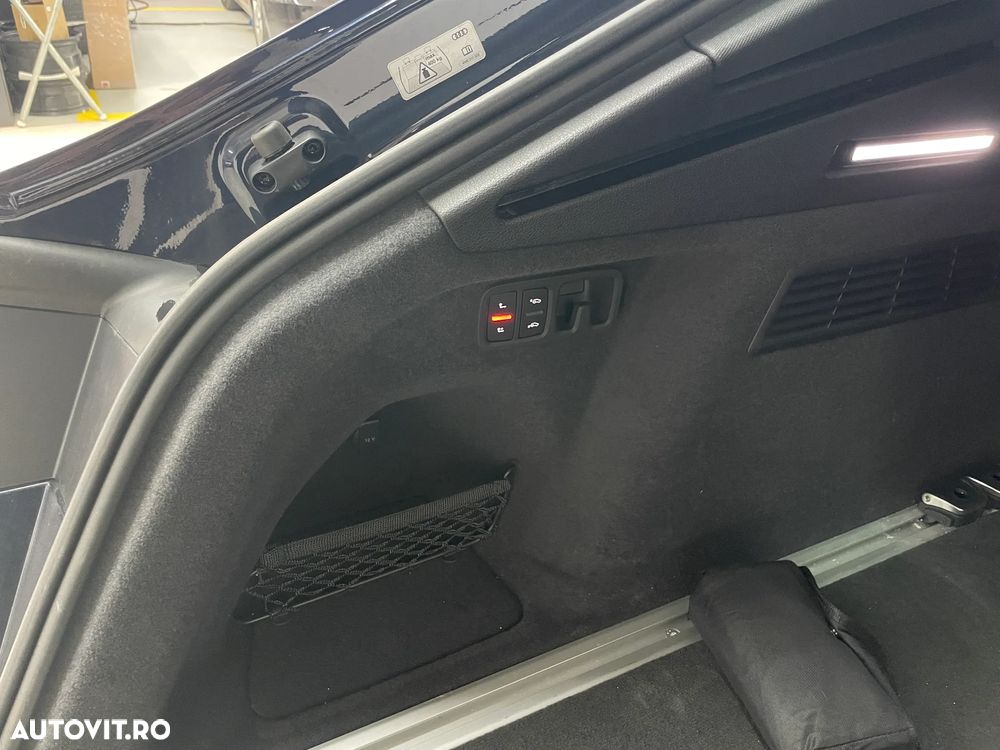 Audi Q8 SUV TFSI e quattro 290 kW tiptronic - 11