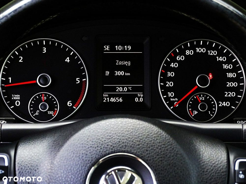 Volkswagen Touran - 24