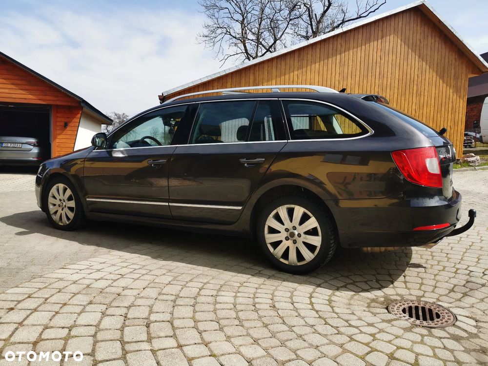 Skoda Superb 2.0 TDI 4x4 Platinum - 5