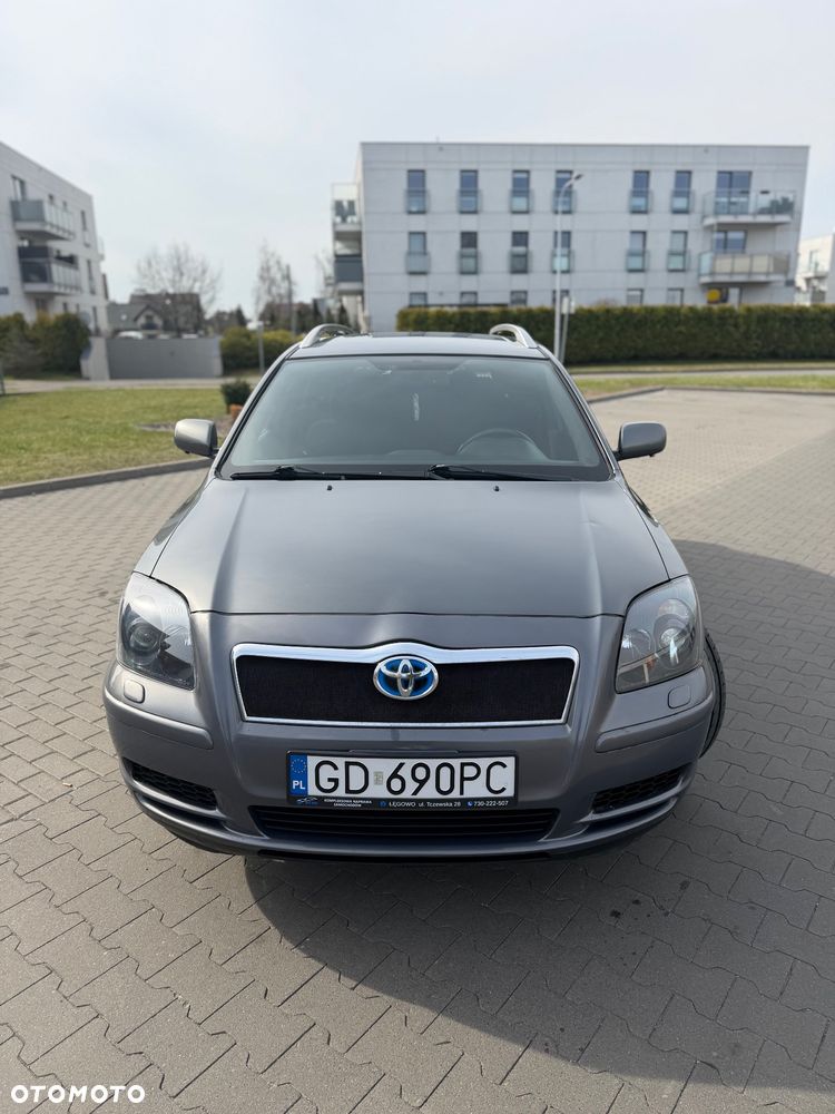 Toyota Avensis 1.6 VVT-i Terra - 1