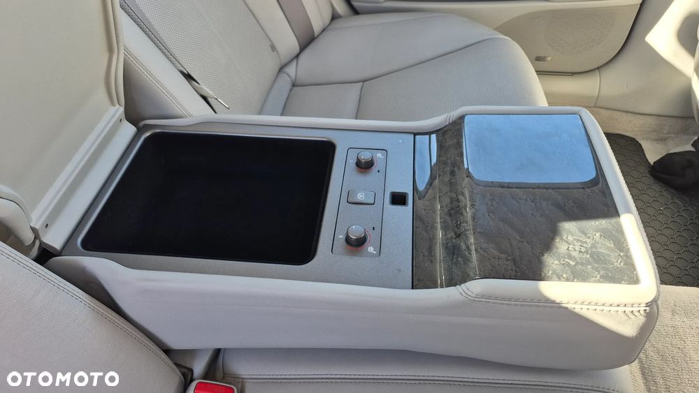 Lexus LS - 6