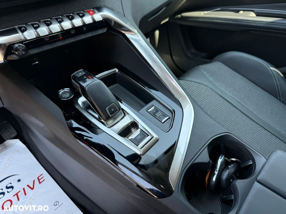 Peugeot 3008 1.2 PureTech 130 EAT8 Allure Pack - 17