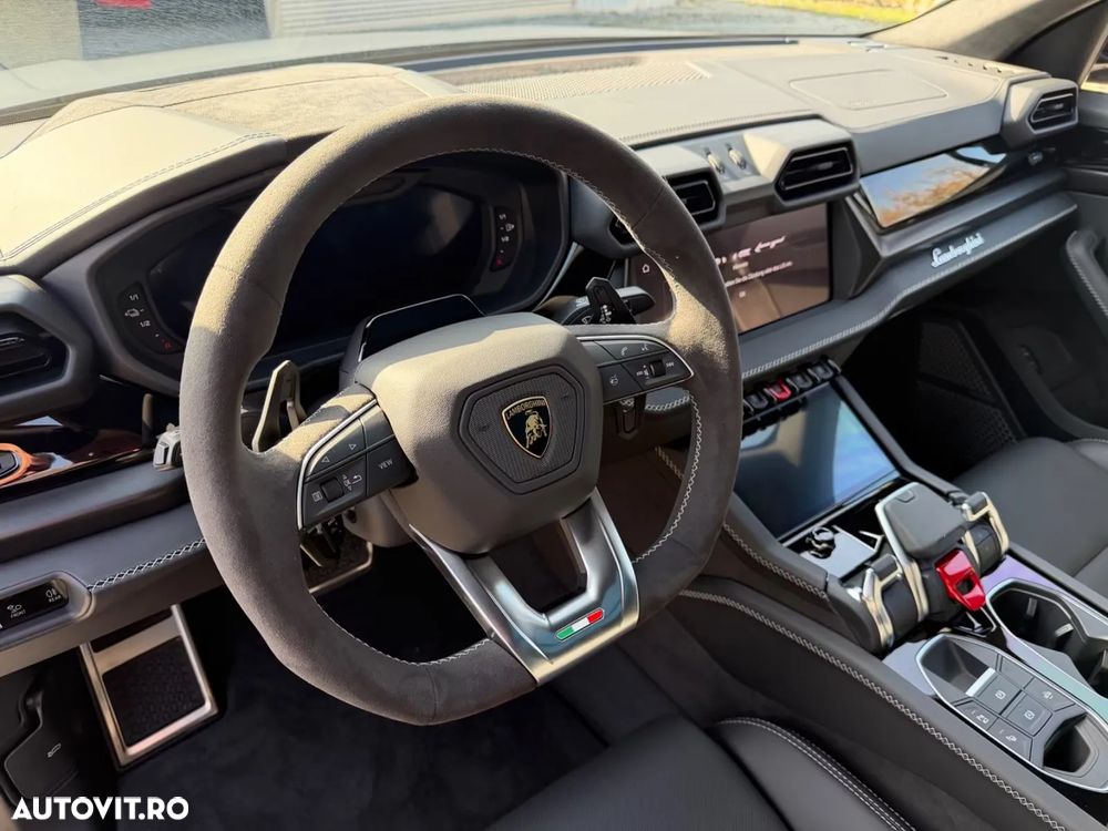 Lamborghini URUS - 9