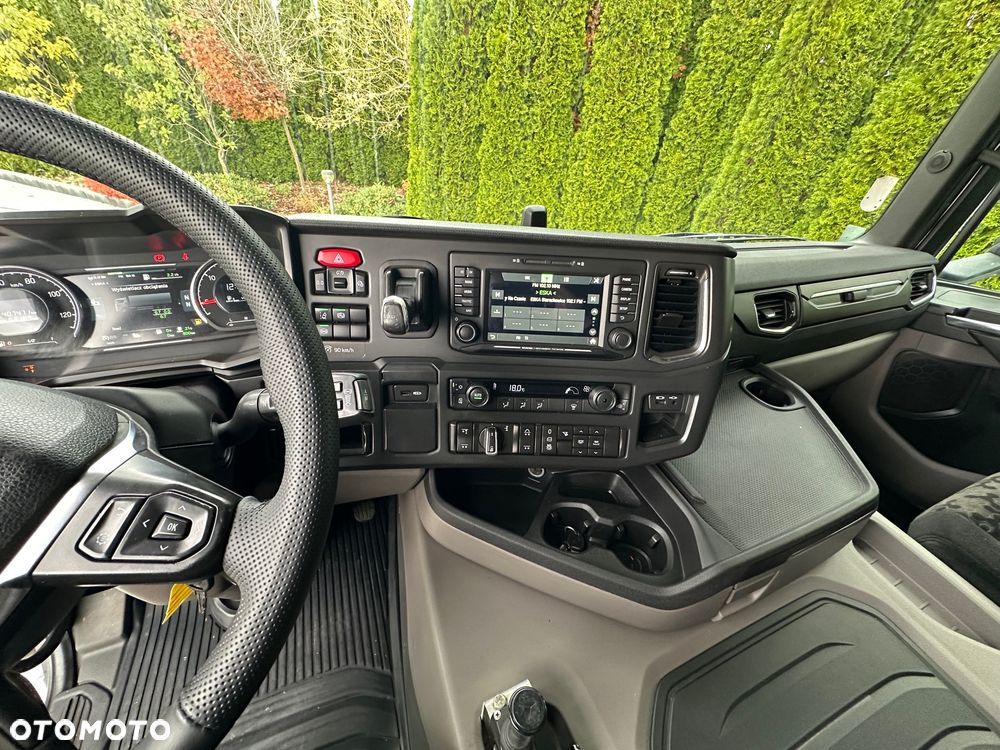 Scania / G450 / 6X2 / HAKOWIEC / HYVA 22.60.SK  / Oś-SKRĘTNA-PODNOSZONA / - 27