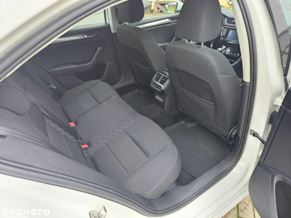 Skoda Superb 1.6 TDI Style - 24