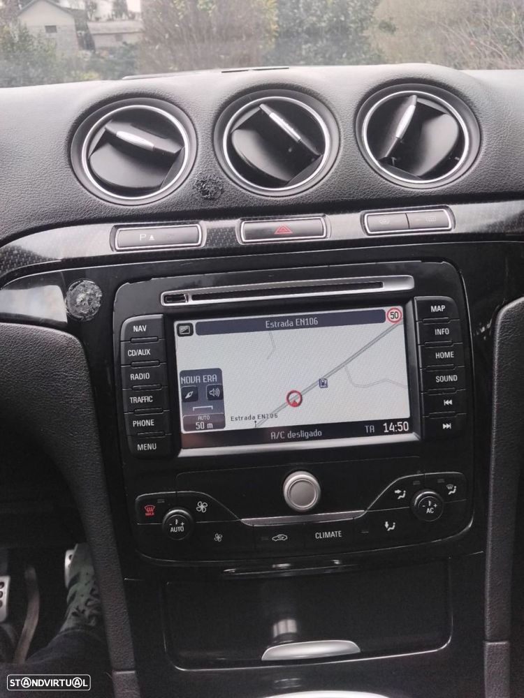 Ford S-Max 2.0 TDCi Titanium 7L - 17