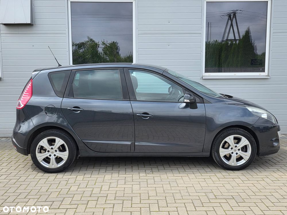 Renault Scenic 1.6 16V 110 Dynamique - 9