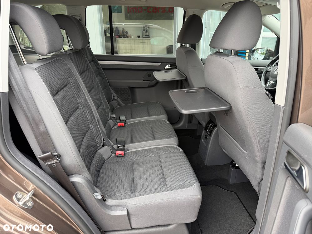 Volkswagen Touran - 14