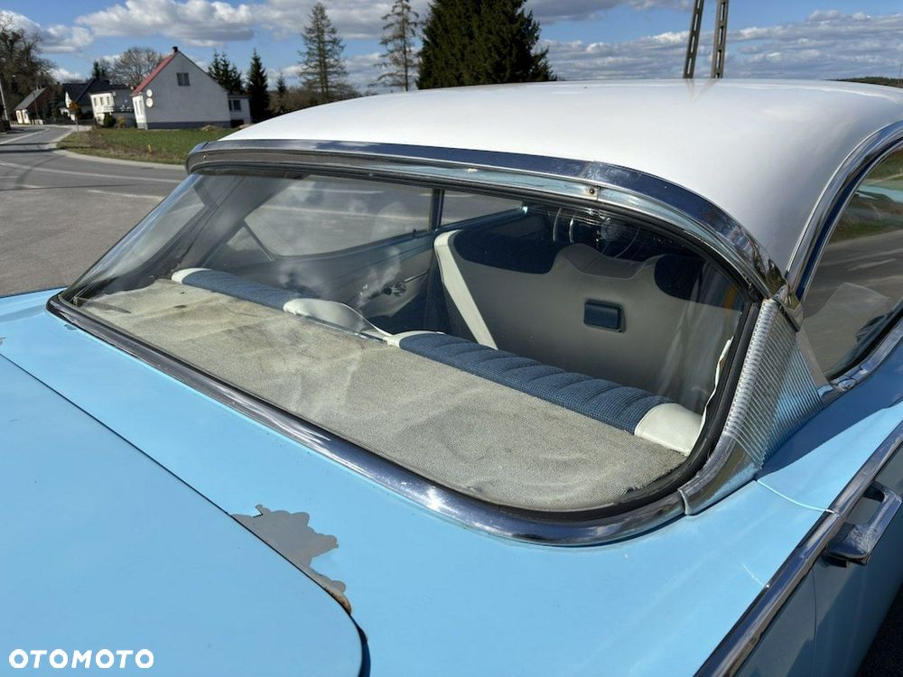 Ford Fairlane - 25