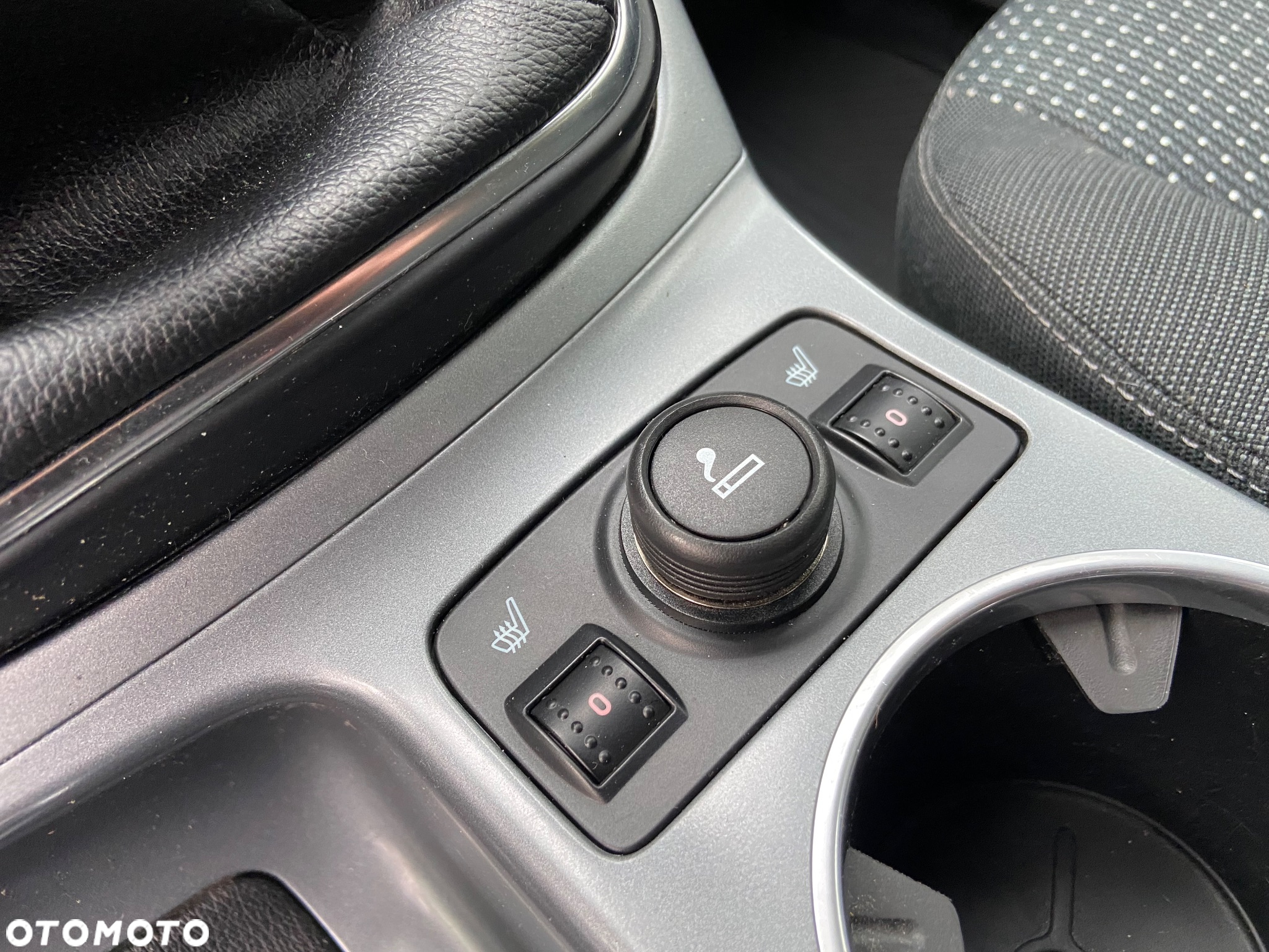 Ford C-MAX 1.6 TDCi Start-Stop-System Champions Edition - 28