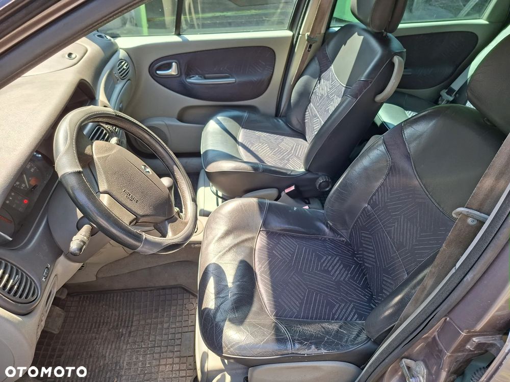 Renault Scenic - 7