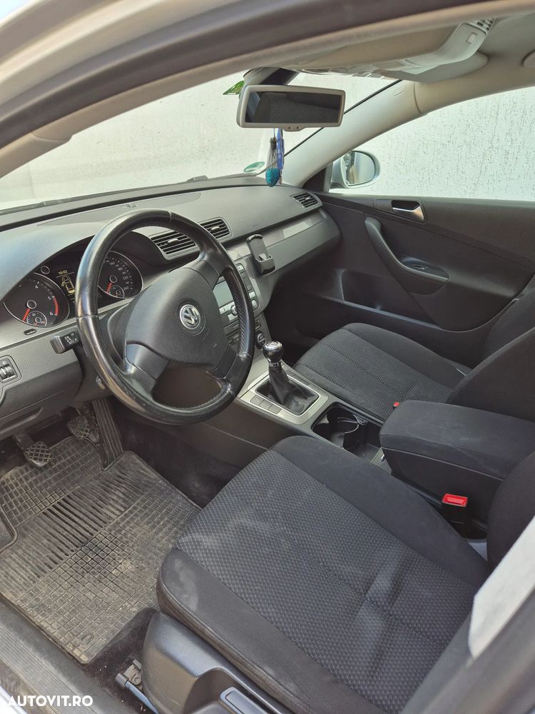 Volkswagen Passat 2.0 TDI DPF Trendline - 6