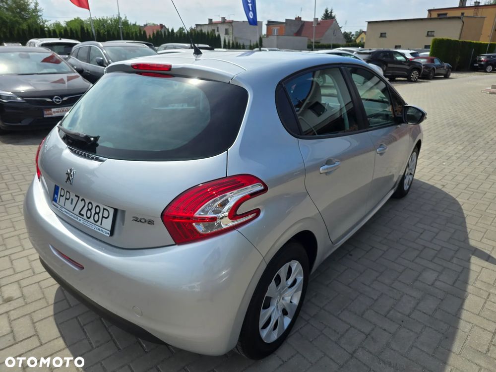 Peugeot 208 - 4