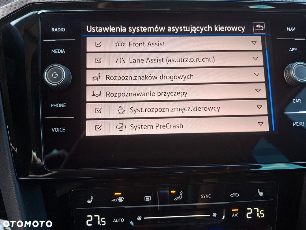 Volkswagen Passat - 25