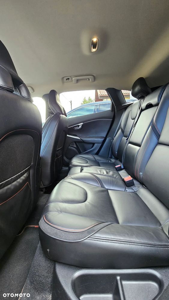 Volvo V40 Cross Country T4 AWD Drive-E Ocean Race - 12