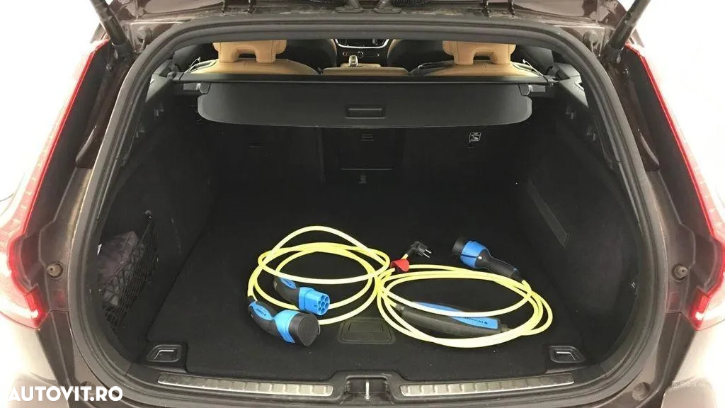 Volvo V60 T6 AWD Recharge Geartronic Inscription - 8