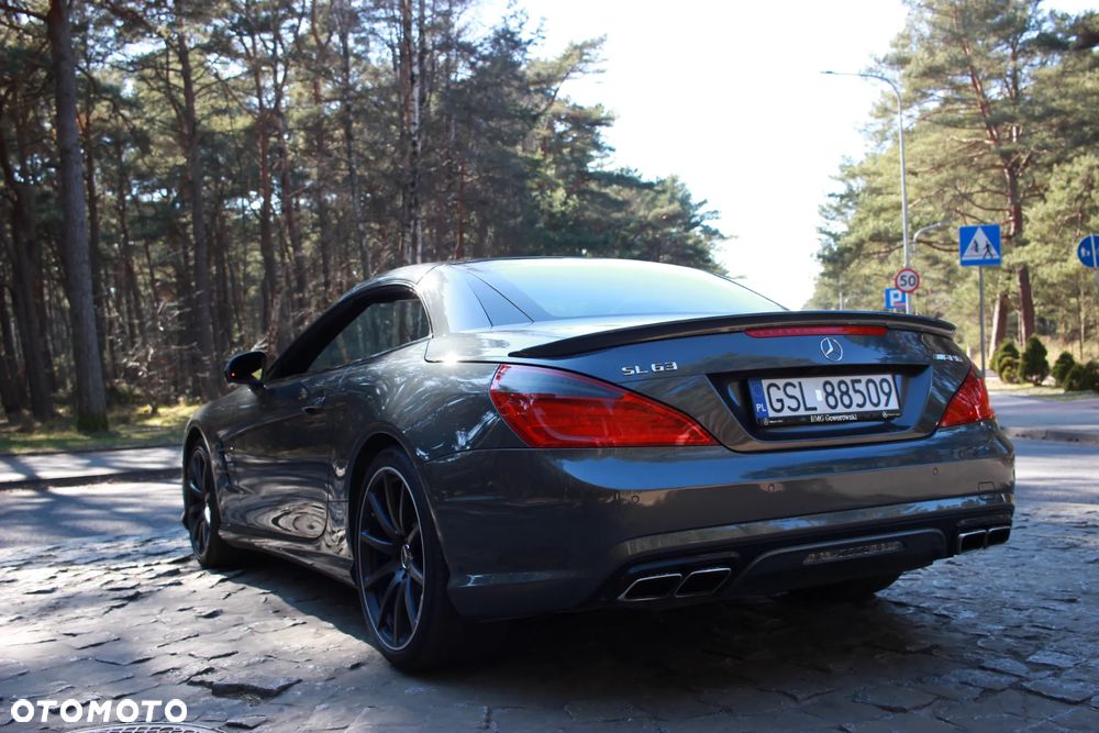 Mercedes-Benz SL 63 AMG - 8