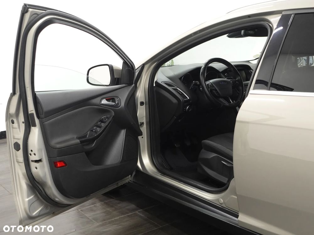 Ford Focus 2.0 TDCi SYNC Edition ASS - 18
