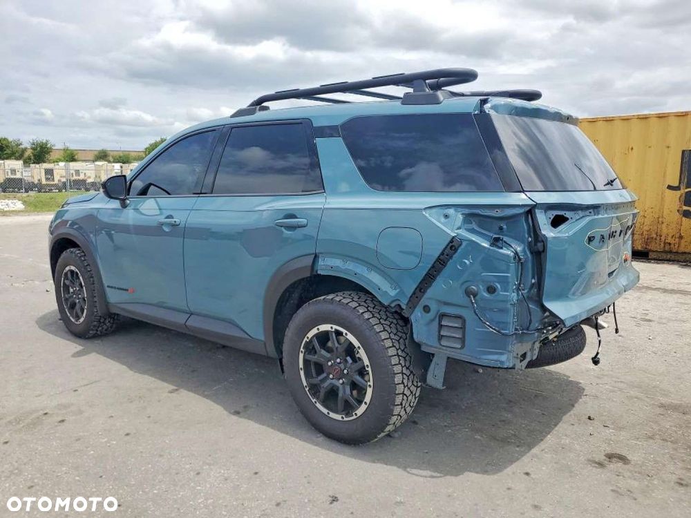Nissan Pathfinder - 5