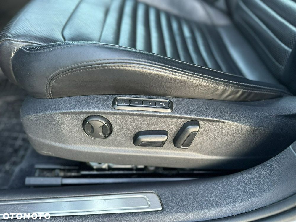 Volkswagen Passat Variant 2.0 TDI Bi-Turbo BMT 4Mot Highline DSG - 24