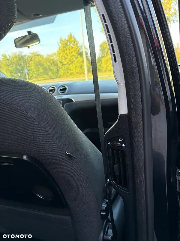 Ford S-Max - 12