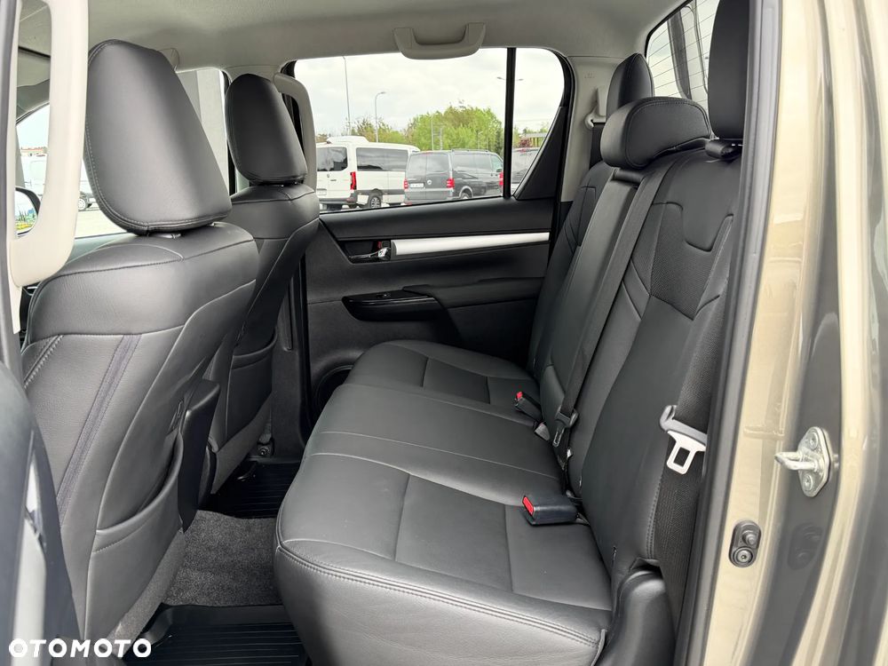 Toyota Hilux 2.8 D-4D Double Cab Invincible 4x4 - 24