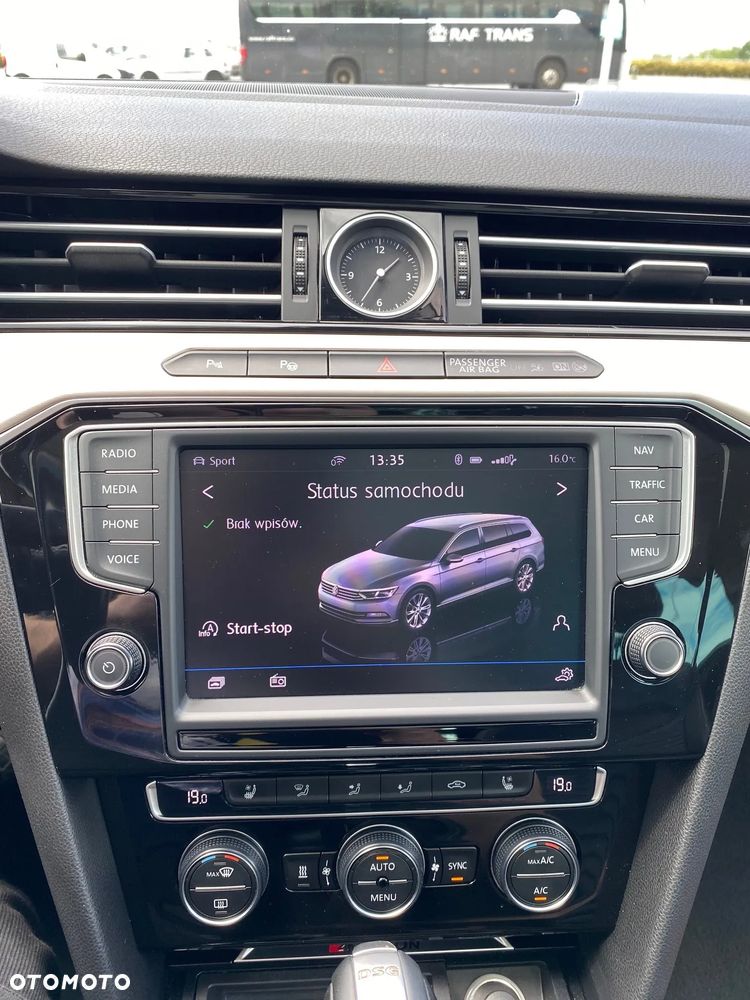 Volkswagen Passat - 15